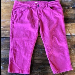 Levi’s Hot Pink Denim Capri - Small Size 20